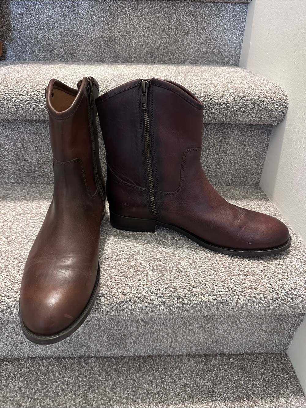 Frye “Mellisa Button” Short Brown Boots Size 8